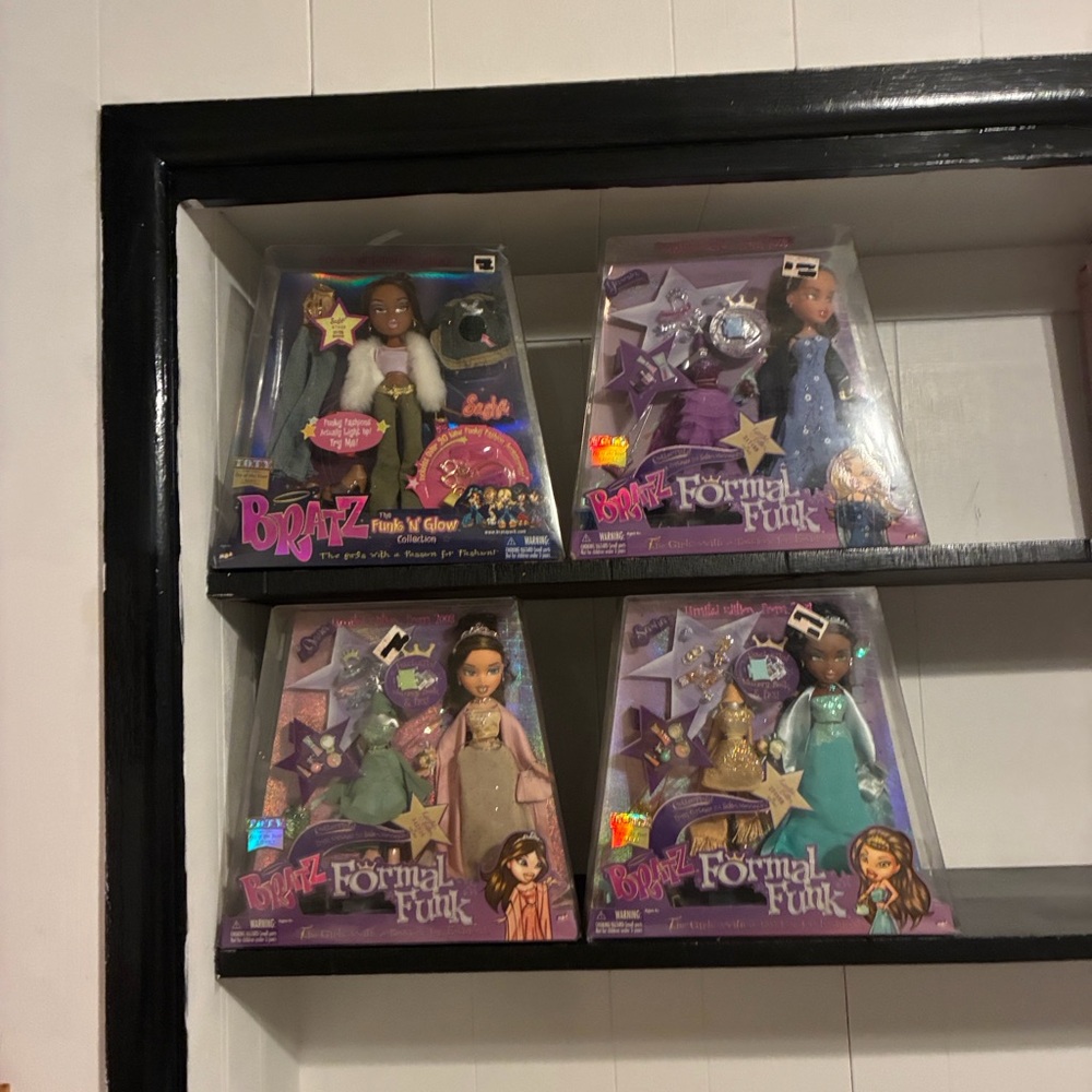 Bratz Formal Funk Fashion Doll - Purple & Teal Styles